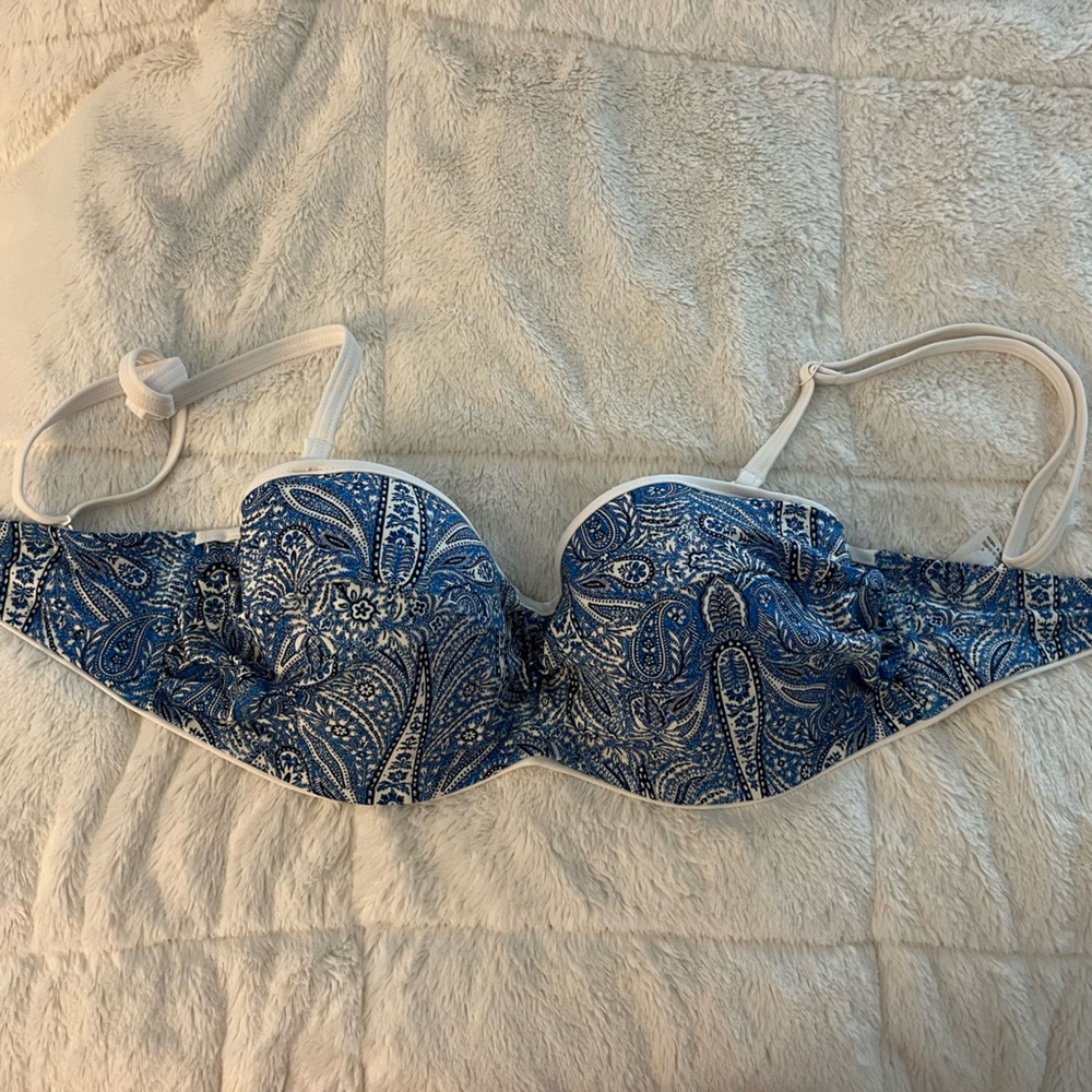 Freya bathing suit top. Underwire. Size 32G. Used but like new.